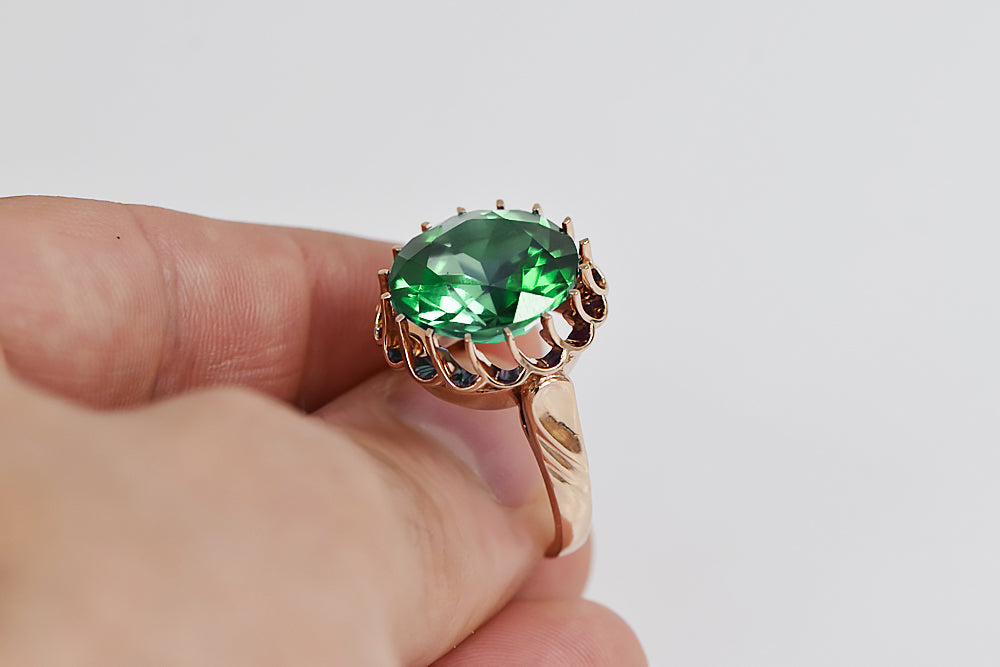 Vintage Emerald Craft Ring in 14K Rose Gold (vrc035r-em) — side view showing the setting