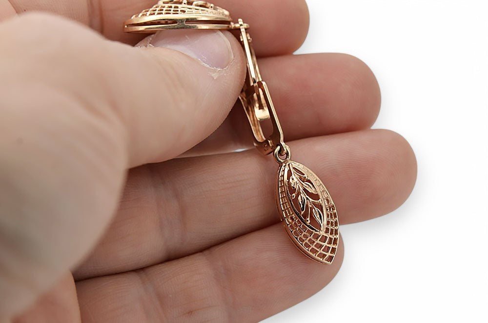 Vintage Leaf Earrings in 14K Rose Gold (ven247) — side view showing the setting