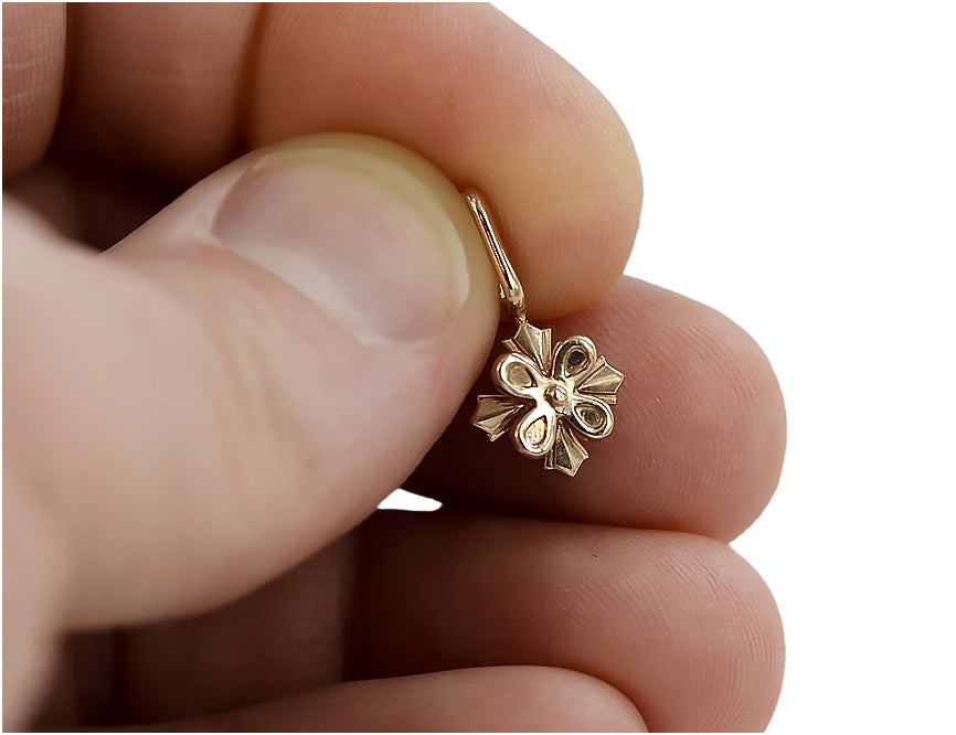 Vintage Flower Pendant in 14K Rose Gold (vpn043) — view 2