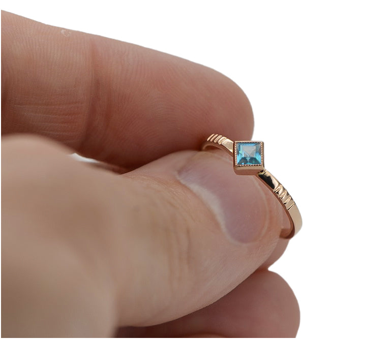 Vintage Aquamarine Ring in 14K Rose Gold (vrc138r-aq) — full view of the piece