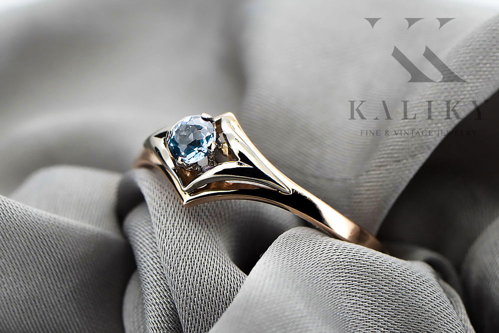 Vintage Aquamarine Ring in 14K Rose Gold (vrc351r-aq) — worn on the hand, showing profile