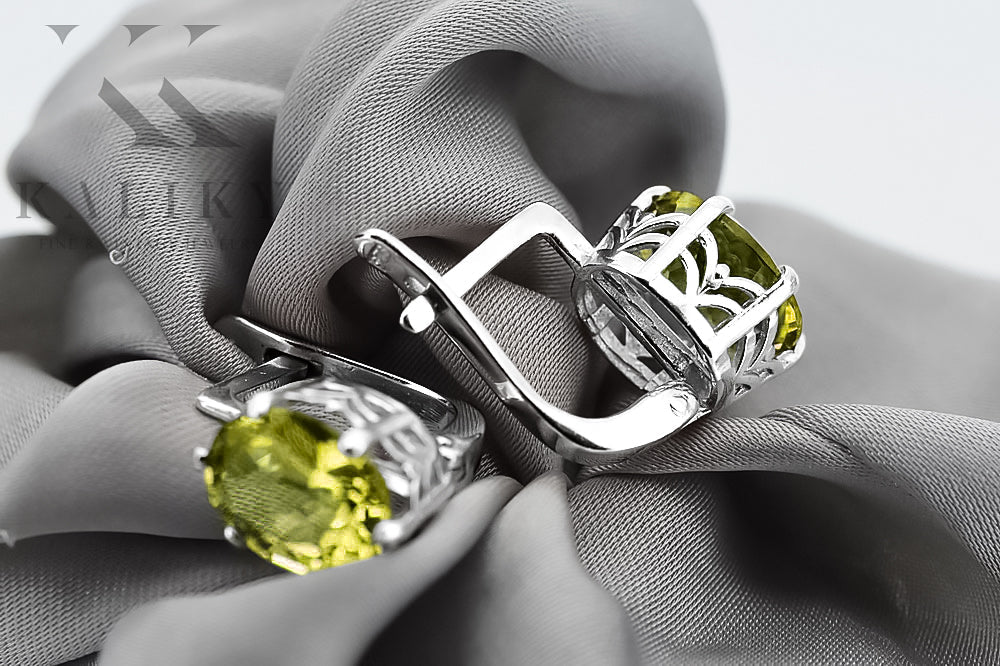 Vintage Yellow Peridot Ring Earrings in Sterling Silver (vec003s-yp) — detail of the metal texture