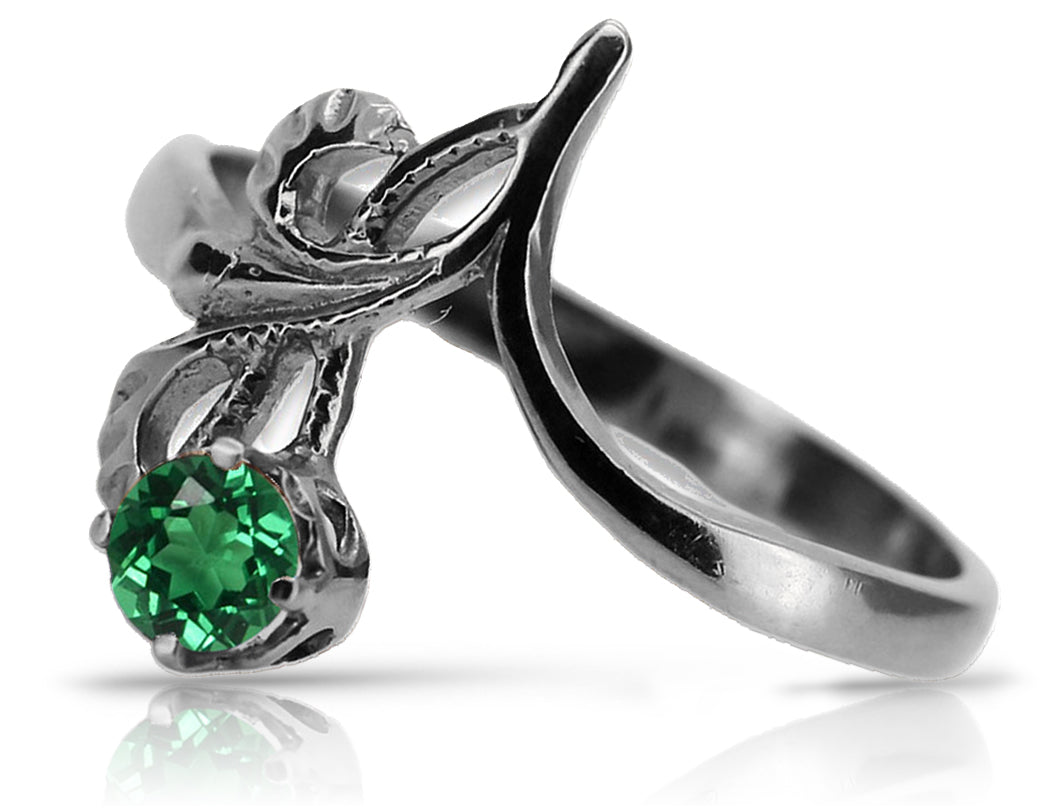 Vintage Emerald Ring in Sterling Silver (vrc095s-em) — close-up of the stone and setting