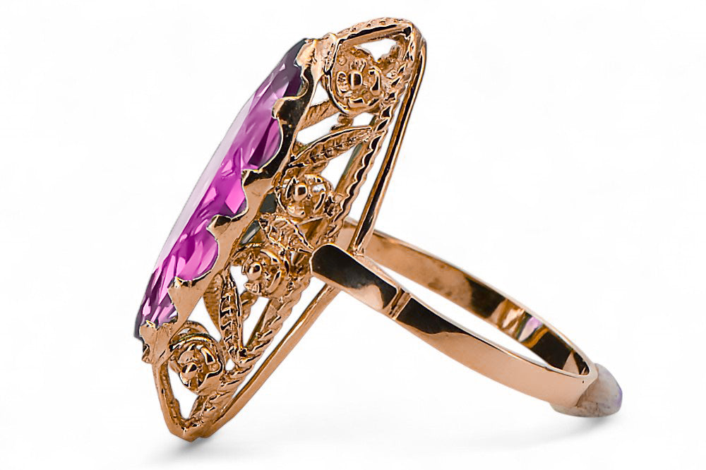 Vintage Amethyst Ring in 14K Rose Gold (vrc005r-am) — close-up of the stone and setting