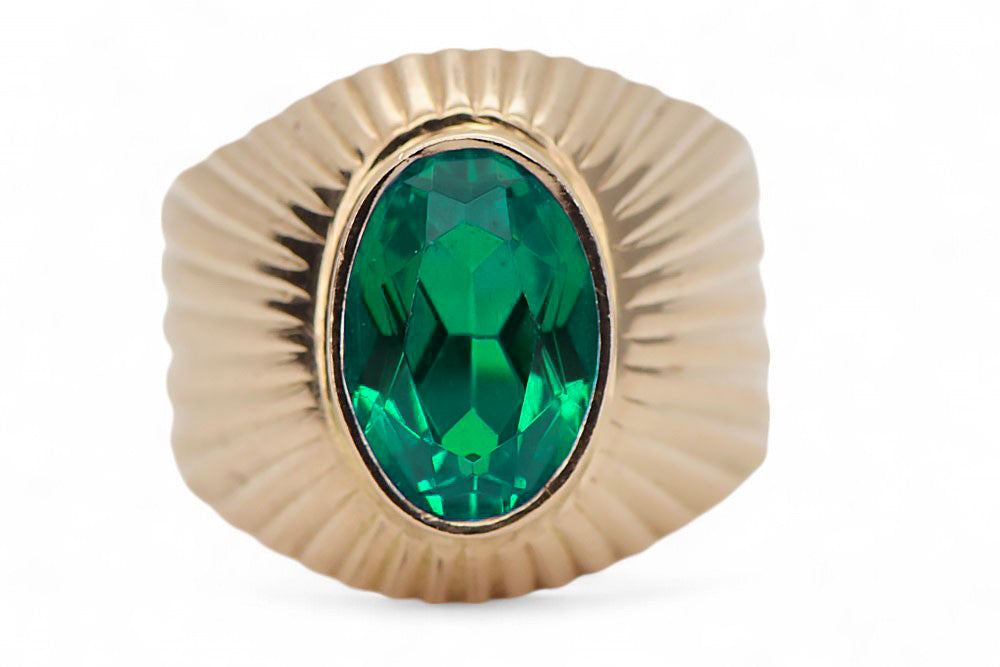 Vintage Emerald Ring in 14K Rose Gold (vrc127r-em) — close-up of the stone and setting