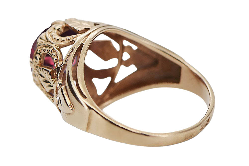 Vintage Ruby Ring in 14K Rose Gold (vrc080r-rb) — close-up of the stone and setting