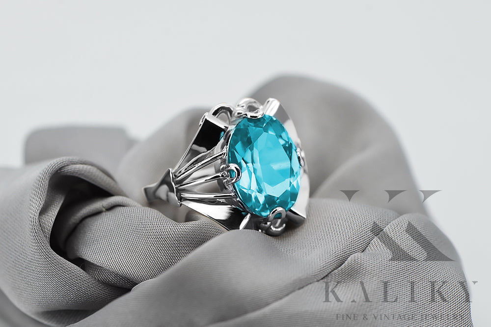 Vintage Aquamarine Ring in Sterling Silver (vrc015s-aq) — worn on the hand, showing profile