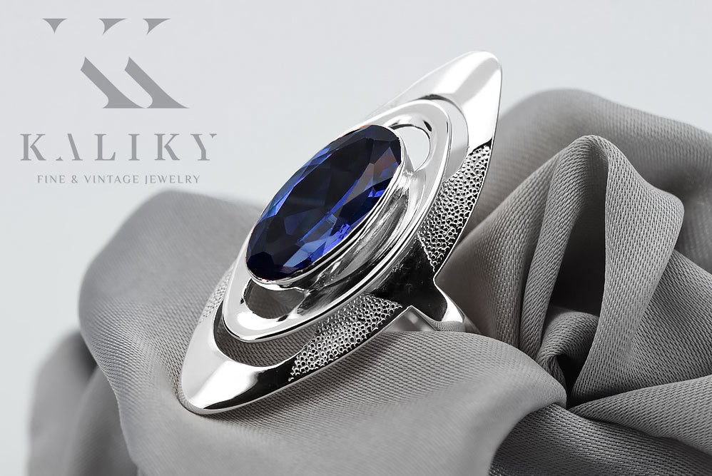 Vintage Sapphire Ring in Sterling Silver (vrc189s-sp) — worn on the hand, showing profile