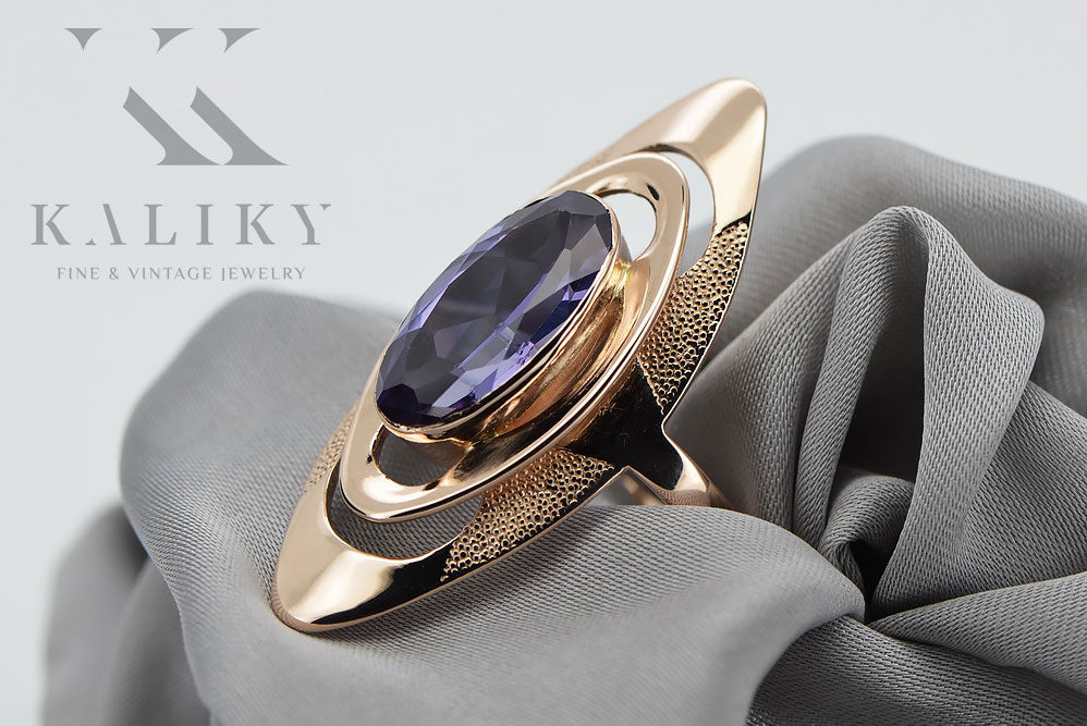 Vintage Alexandrite Ring in 14K Rose Gold (vrc189r-ax) — close-up of the stone and setting