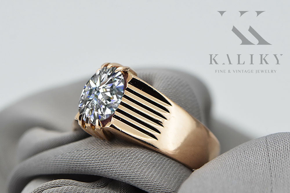 Vintage Zircon Craft Ring in 14K Rose Gold (vrc007r-zi) — close-up of the stone and setting