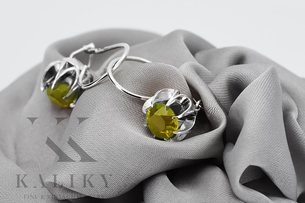 Vintage Yellow Peridot Earrings in Sterling Silver (vec062s-yp) — close-up of the stone and setting
