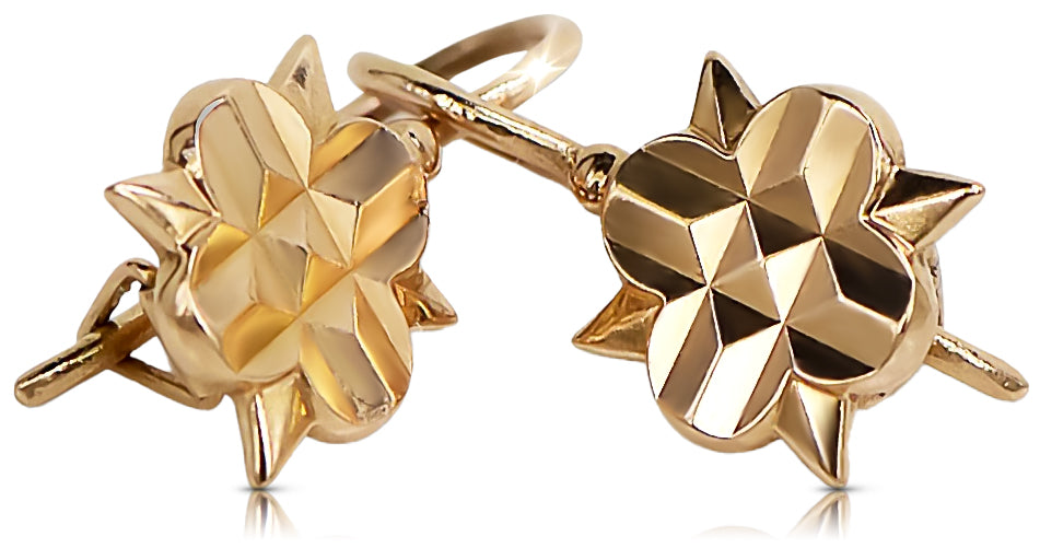 Vintage Leaf Earrings in 14K Rose Gold (ven098) — full view of the piece