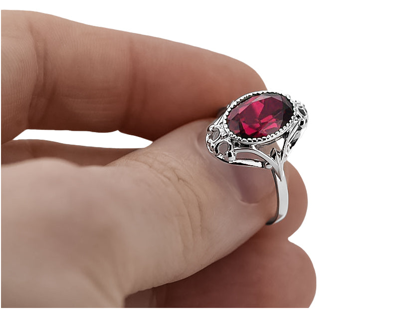 Vintage Ruby Ring in Sterling Silver (vrc128s-rb) — close-up of the stone and setting