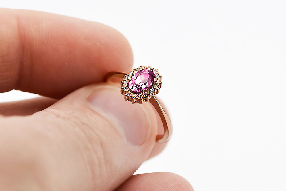 Vintage Amethyst Ring in 14K Rose Gold (crc009r-am) — worn on the hand, showing profile