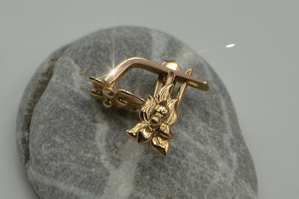 Vintage Flower Earrings in 14K Rose Gold (ven190) — view 5