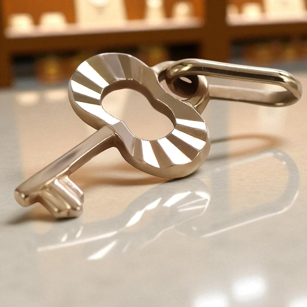 Vintage Key Pendant in 14K Rose Gold (vpn049)