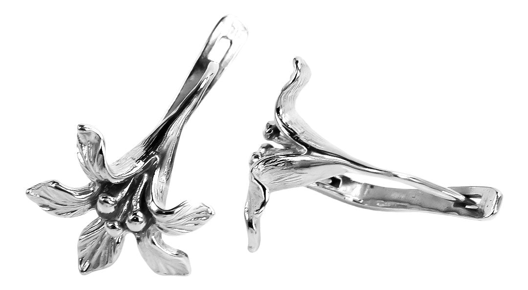 Vintage Flower Earrings in Sterling Silver (ven222s) — full view of the piece