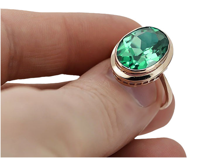 Vintage Emerald Ring in 14K Rose Gold (vrc285r-em) — worn on the hand, showing profile
