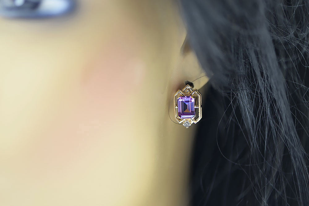 Vintage Alexandrite Diamond Earrings in 14K Rose Gold (vec020r-ax) — side view showing the setting