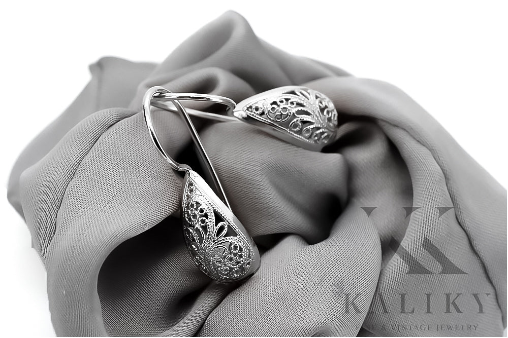 Vintage Earrings in Sterling Silver (ven023s) — back view with the clasp