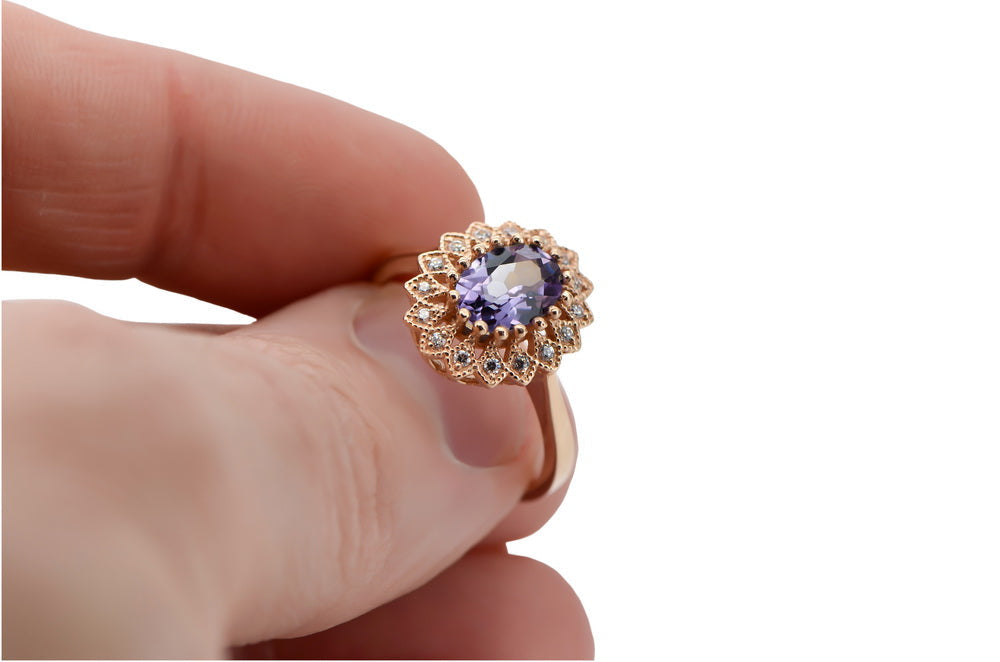 Vintage Alexandrite Ring in 14K Rose Gold (crc012r-ax) — close-up of the stone and setting