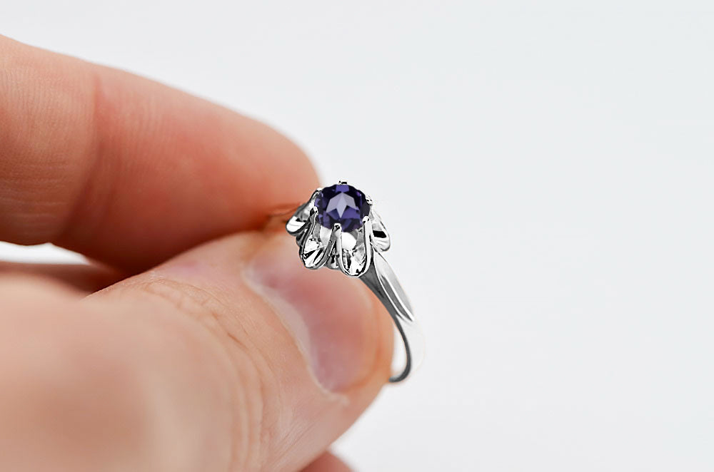 Vintage Alexandrite Ring in Sterling Silver (vrc004s-ax) — side view showing the setting