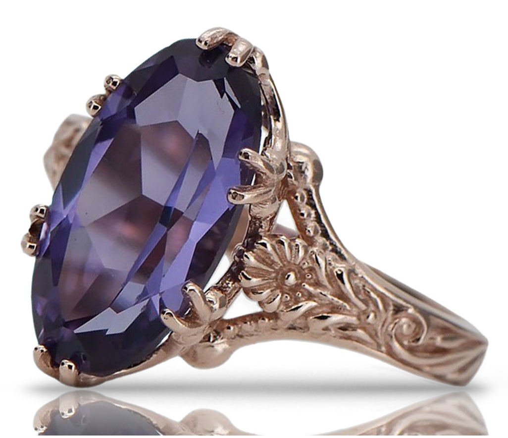Vintage Alexandrite Ring in 14K Rose Gold (vrc084r-ax) — worn on the hand, showing profile