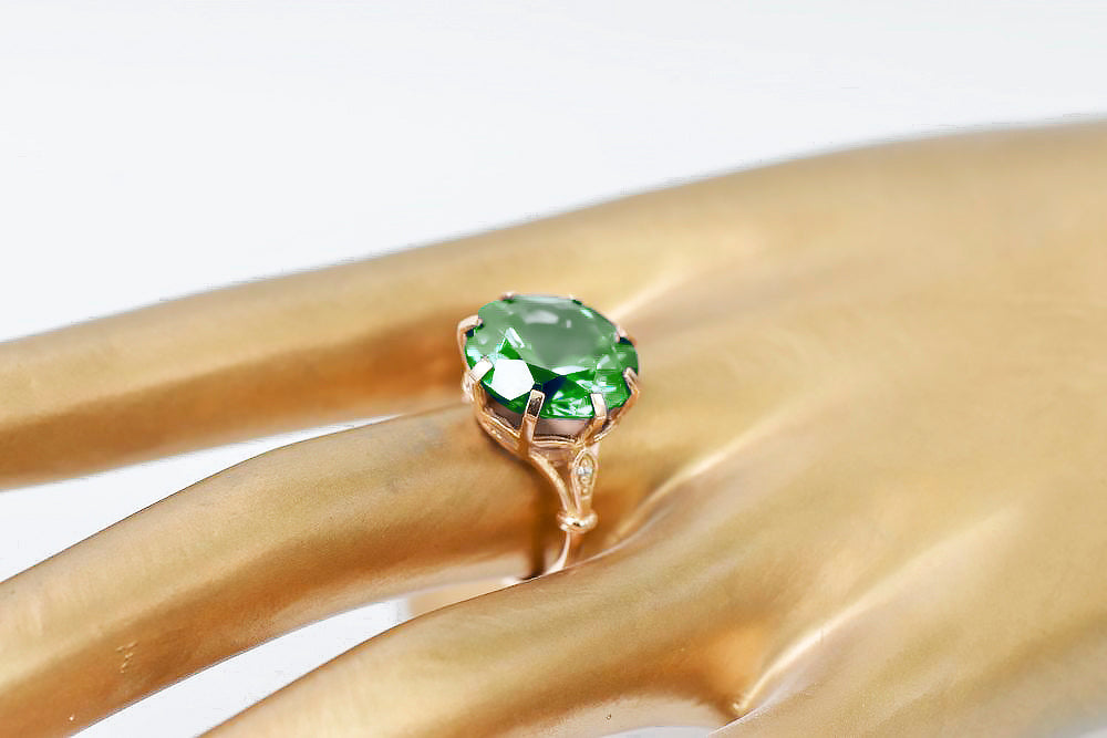 Vintage Emerald Craft Ring in 14K Rose Gold (vrc073r-em) — full view of the piece