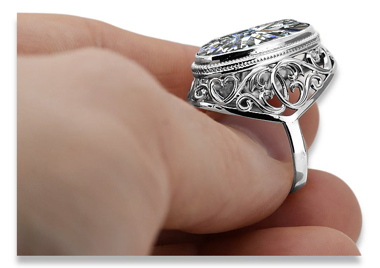 Vintage Zircon Ring in Sterling Silver (vrc184s-zi) — back view with the clasp