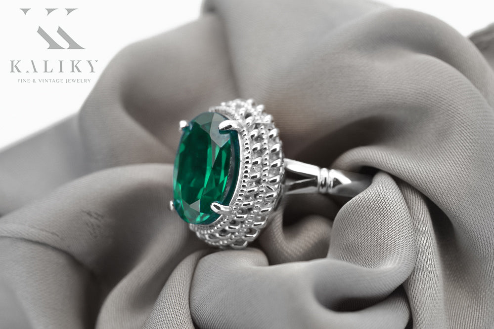 Vintage Emerald Ring in Sterling Silver (vrc068s-em)