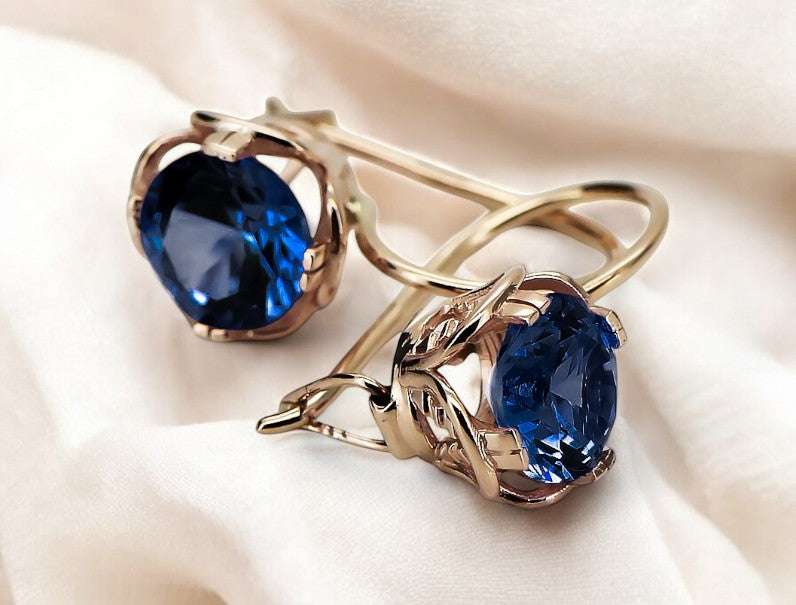 Vintage Sapphire Craft Earrings in 14K Rose Gold (vec029r-sp) — side view showing the setting