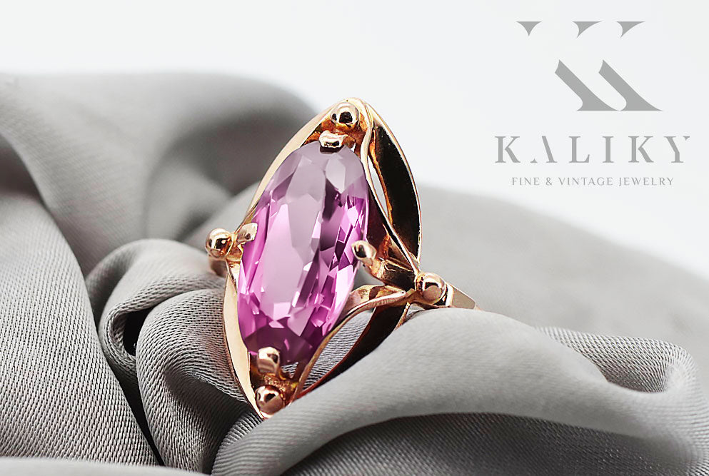 Vintage Amethyst Ring in 14K Rose Gold (vrc047r-am) — worn on the hand, showing profile