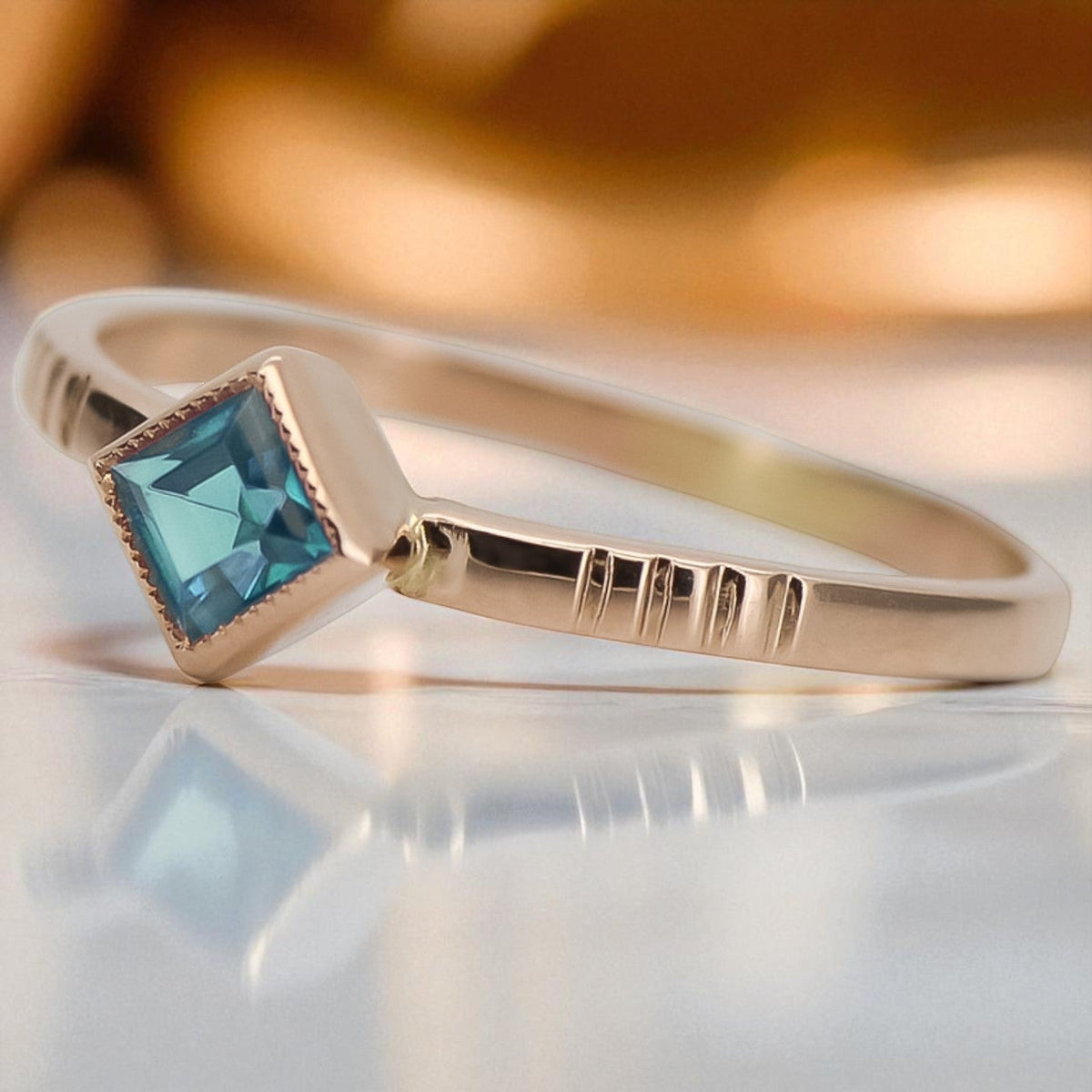 Vintage Aquamarine Ring in 14K Rose Gold (vrc138r-aq)