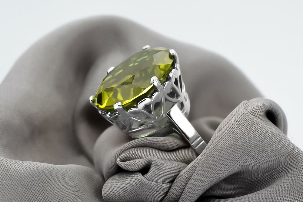 Vintage Yellow Peridot Ring in Sterling Silver (vrc130s-yp) — full view of the piece