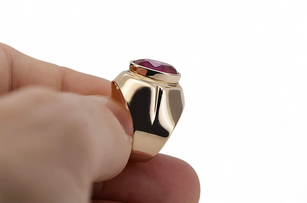 Vintage Amethyst Ring in 14K Rose Gold (vrc296r-am) — worn on the hand, showing profile