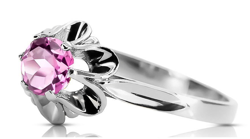 Vintage Amethyst Ring in Sterling Silver (vrc004s-am) — worn on the hand, showing profile