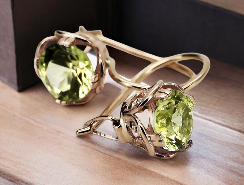 Vintage Yellow Peridot Earrings in 14K Rose Gold (vec029r-yp) — close-up of the stone and setting