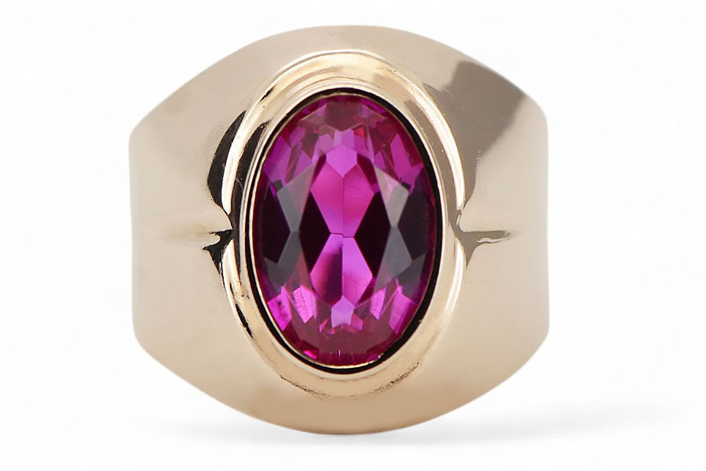 Vintage Amethyst Ring in 14K Rose Gold (vrc296r-am) — close-up of the stone and setting