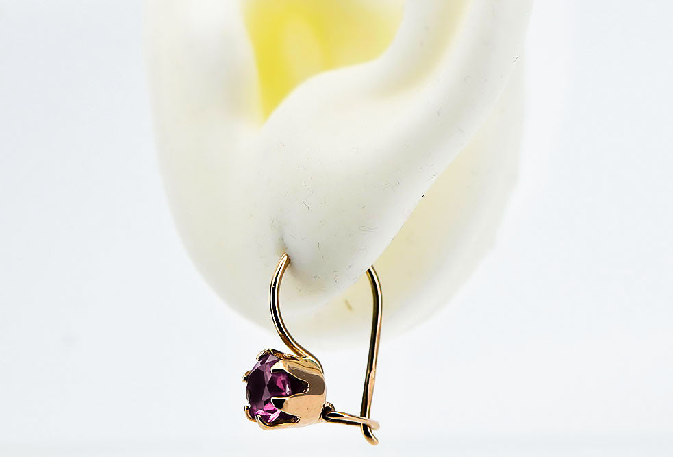 Vintage Amethyst Craft Earrings in 14K Rose Gold (vec056r-am) — close-up of the stone and setting