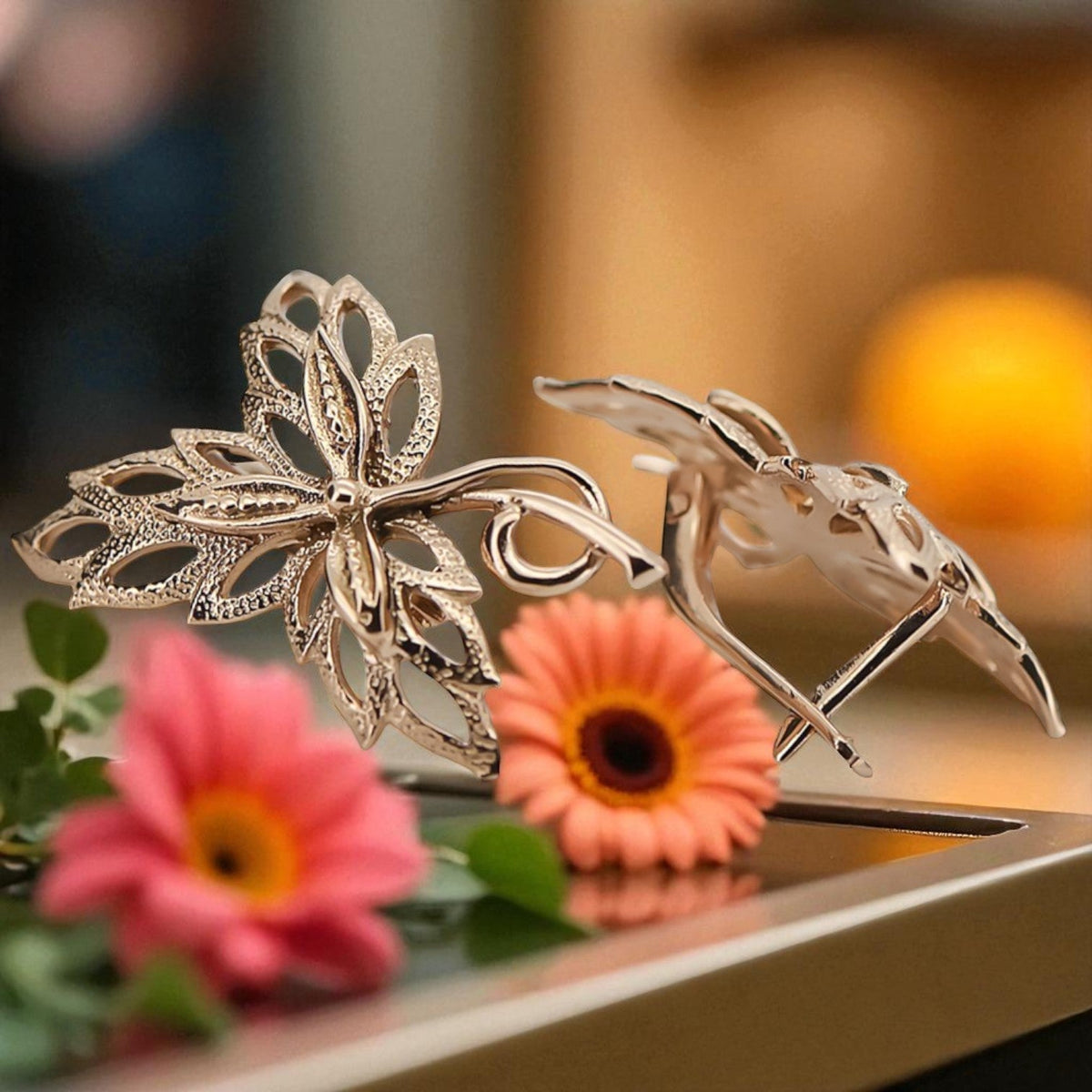 Vintage Maple Leaf Earrings in 14K Rose Gold (ven096r)