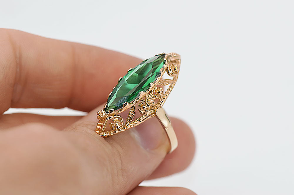 Vintage Emerald Ring in 14K Rose Gold (vrc005r-em) — side view showing the setting