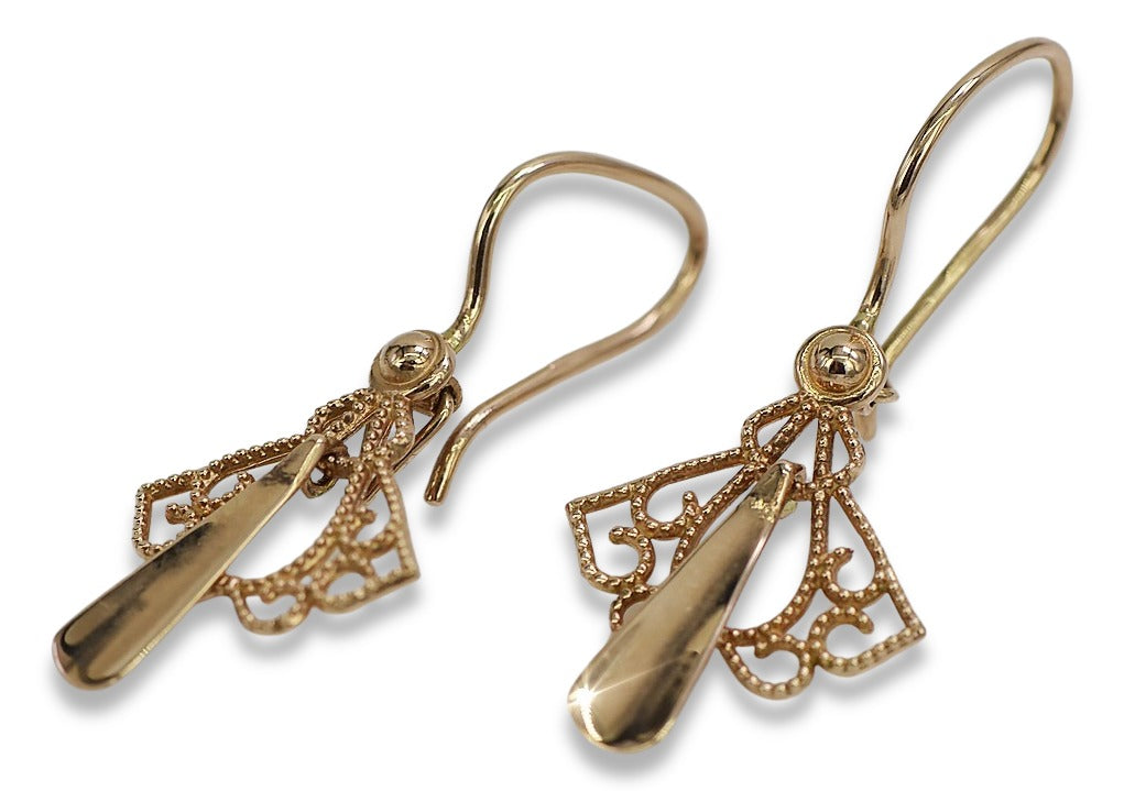 Vintage Leaf Earrings in 14K Rose Gold (ven127) — close-up of the stone and setting