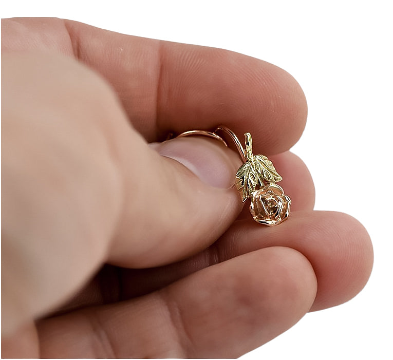 Vintage Flower Earrings in 14K Rose Gold (ven010r) — side view showing the setting