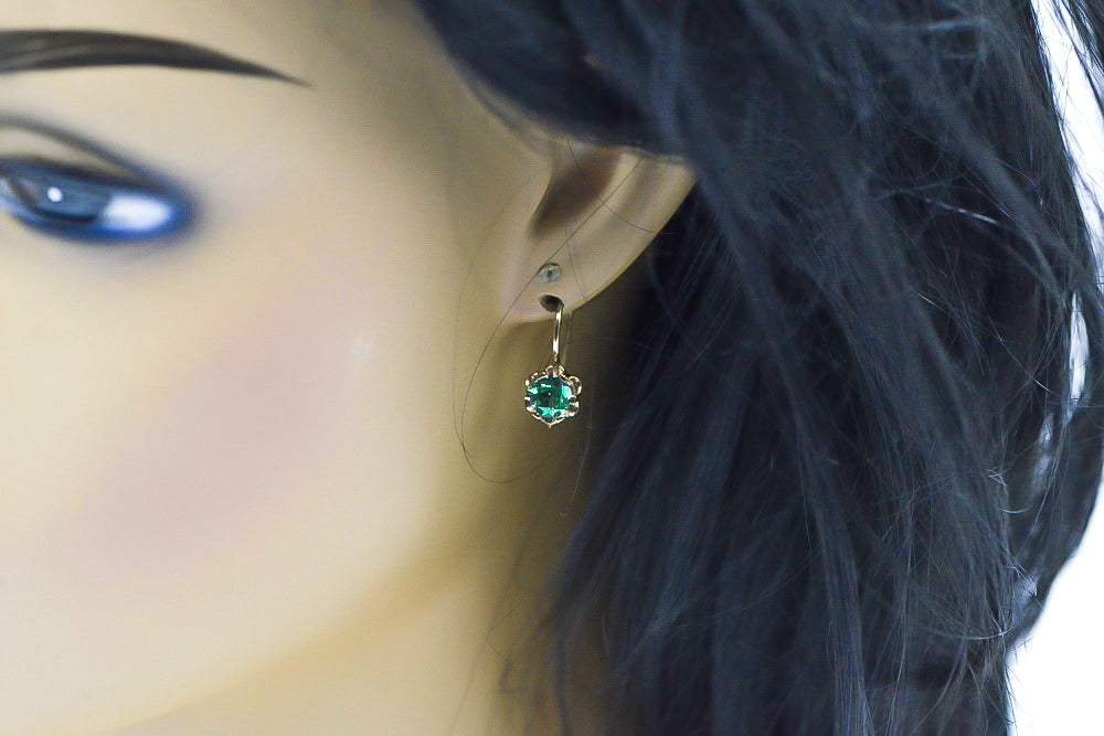 Vintage Emerald Earrings in 14K Rose Gold (vec019r-em) — side view showing the setting