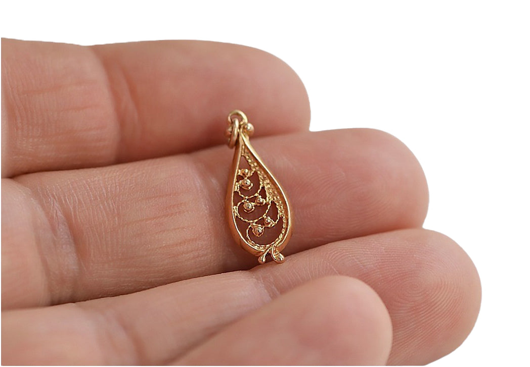 Vintage Fish Pendant in 14K Rose Gold (vpn063) — full view of the piece