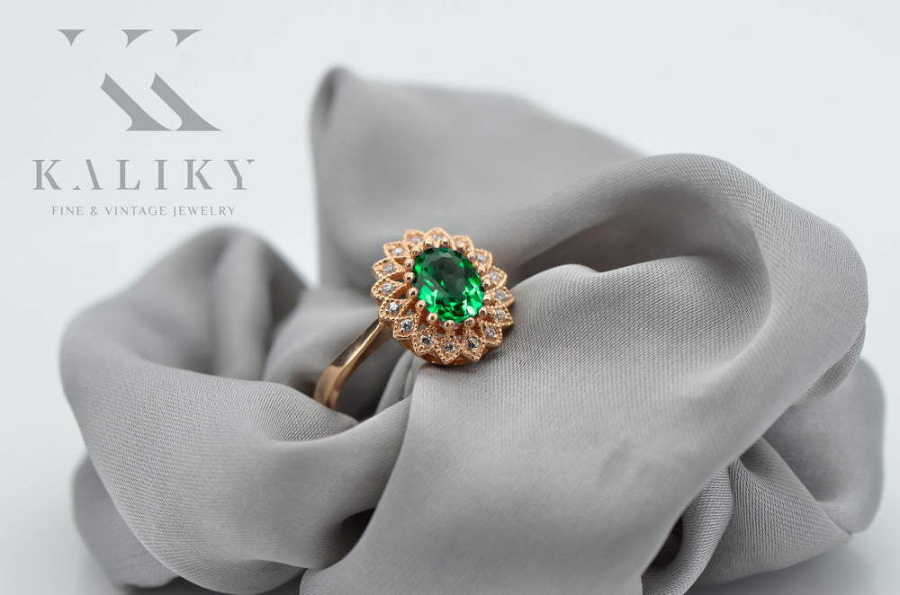 Vintage Emerald Ring in 14K Rose Gold (crc012r-em) — side view showing the setting