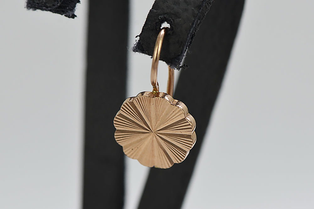 Vintage Flower Earrings in 14K Rose Gold (ven135) — close-up of the stone and setting