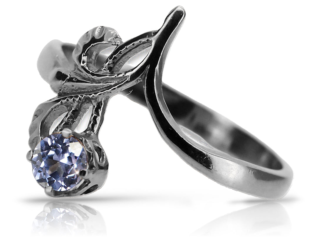 Vintage Alexandrite Ring in Sterling Silver (vrc095s-ax) — close-up of the stone and setting