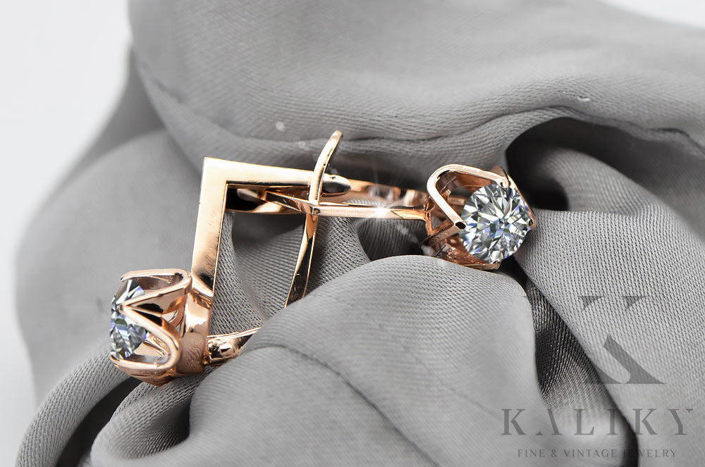Vintage Zircon Earrings in 14K Rose Gold (vec005r-zi) — close-up of the stone and setting