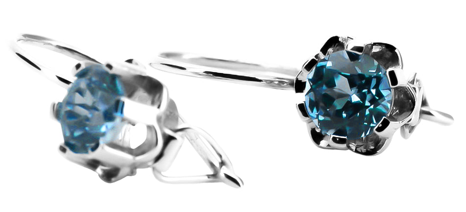 Vintage Aquamarine Earrings in Sterling Silver (vec019s-aq) — close-up of the stone and setting